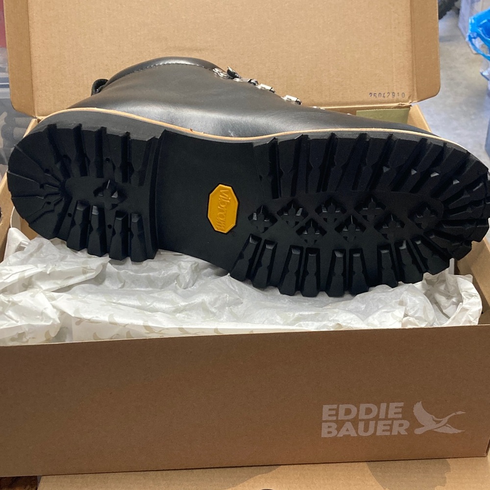 Eddie Bauer Men's Black K6 Hiking Boots - Picture 4 of 6
